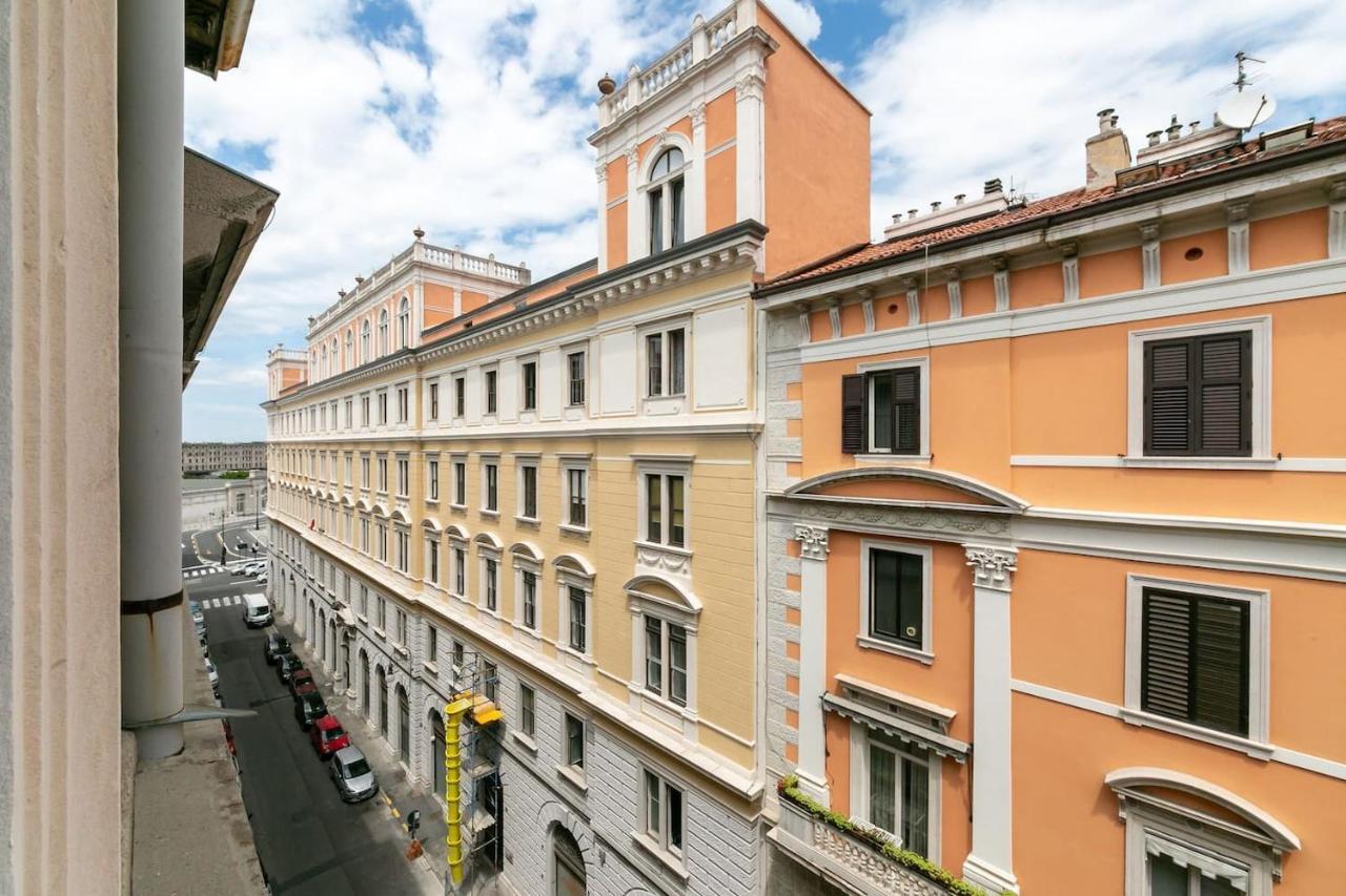 ~ Cozy Apartment ~ City Center Train Station Trieste Esterno foto