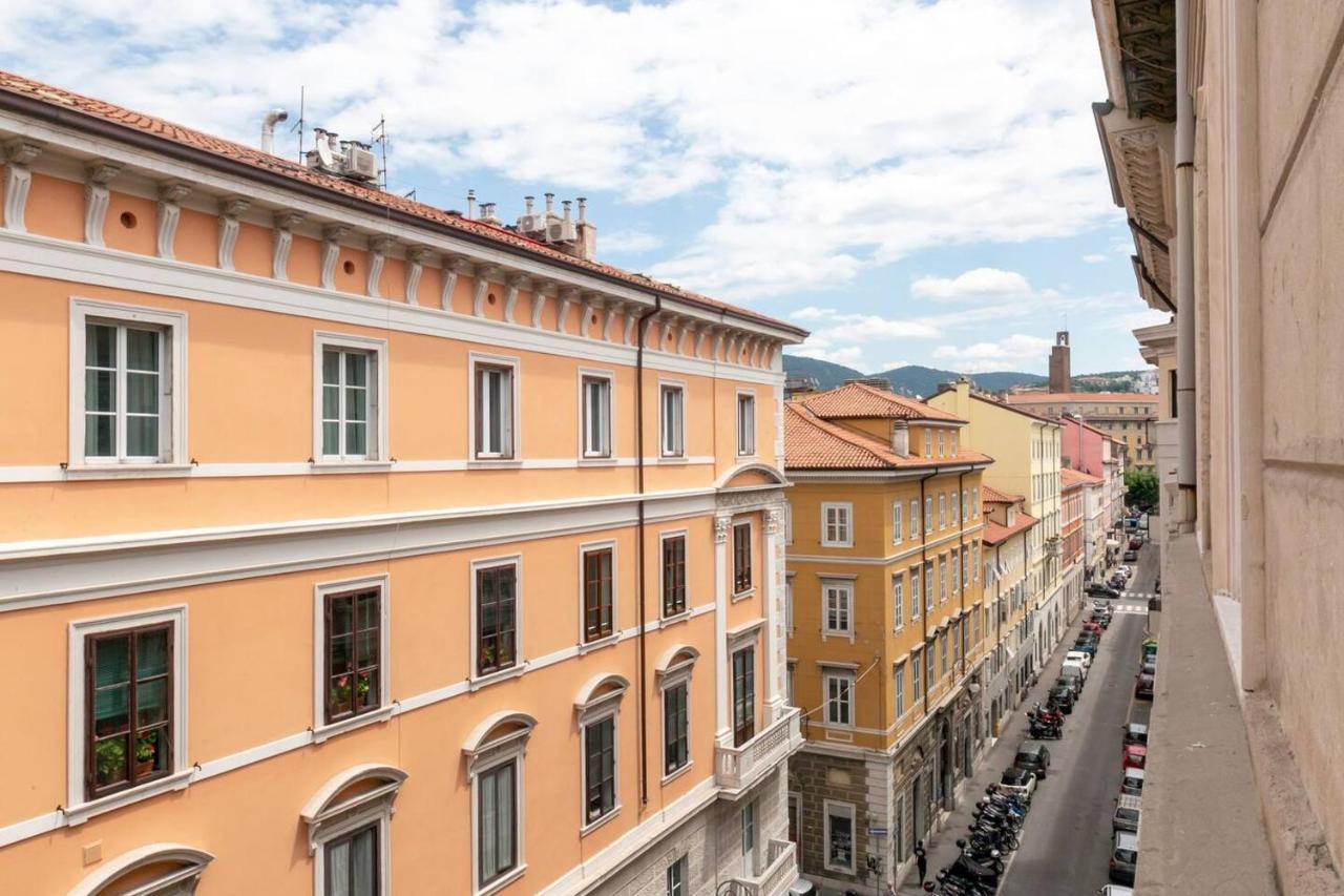 ~ Cozy Apartment ~ City Center Train Station Trieste Esterno foto